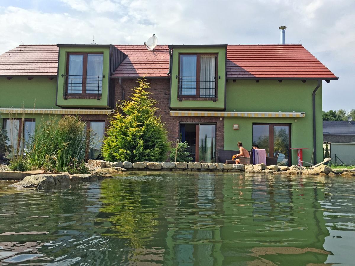 Lake View Apartments near Golf Resort Kunětická Hora, Dříteč Pardubice Esterno foto