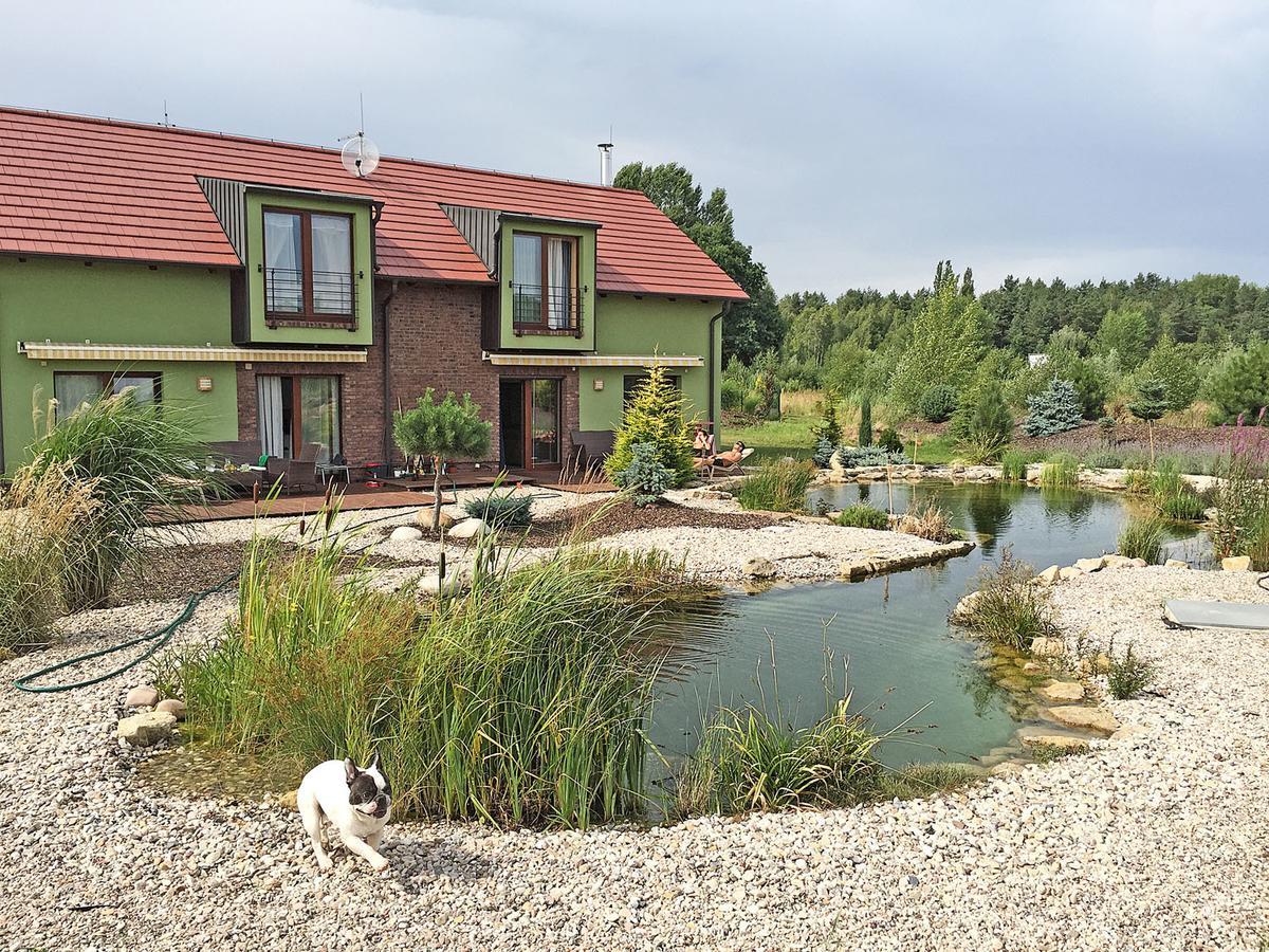 Lake View Apartments near Golf Resort Kunětická Hora, Dříteč Pardubice Esterno foto