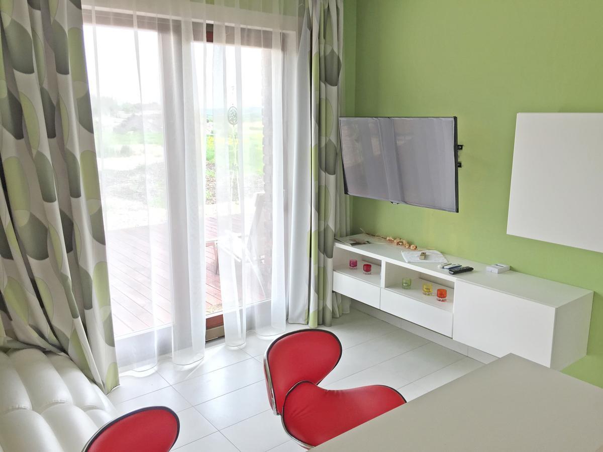Lake View Apartments near Golf Resort Kunětická Hora, Dříteč Pardubice Esterno foto