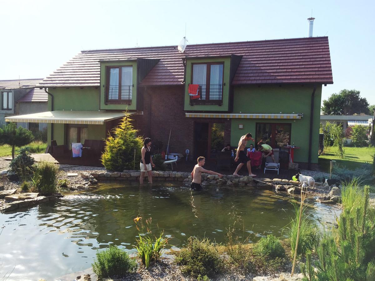 Lake View Apartments near Golf Resort Kunětická Hora, Dříteč Pardubice Esterno foto